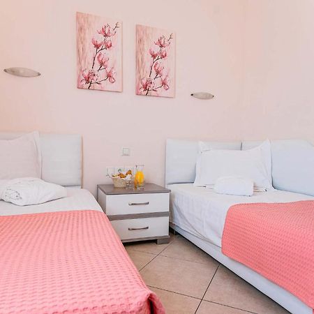 Marinis Boutique Rooms Nea Iraklitsa ภายนอก รูปภาพ