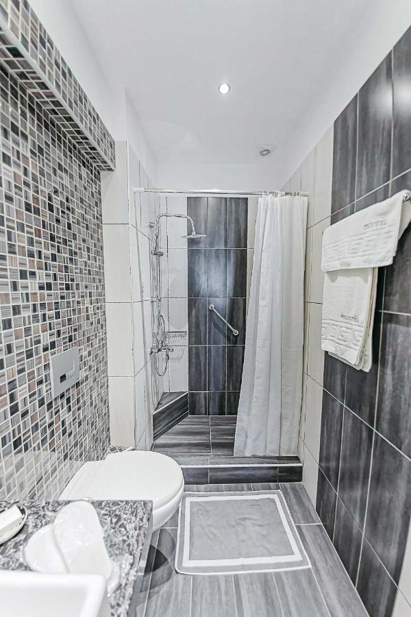 Marinis Boutique Rooms Nea Iraklitsa ภายนอก รูปภาพ