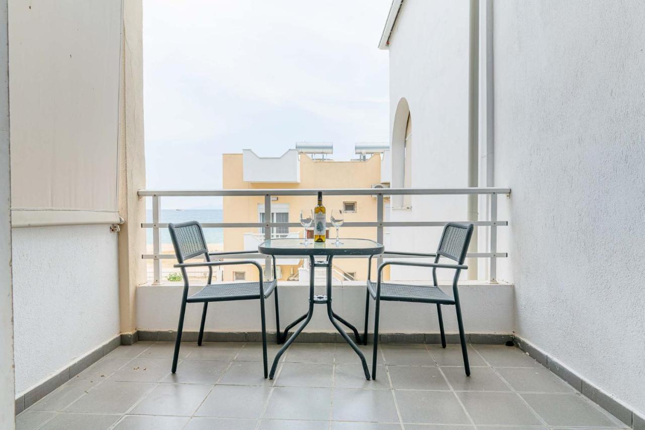 Marinis Boutique Rooms Nea Iraklitsa ภายนอก รูปภาพ