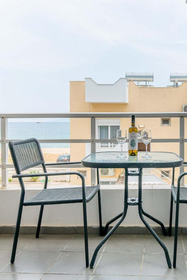 Marinis Boutique Rooms Nea Iraklitsa ภายนอก รูปภาพ
