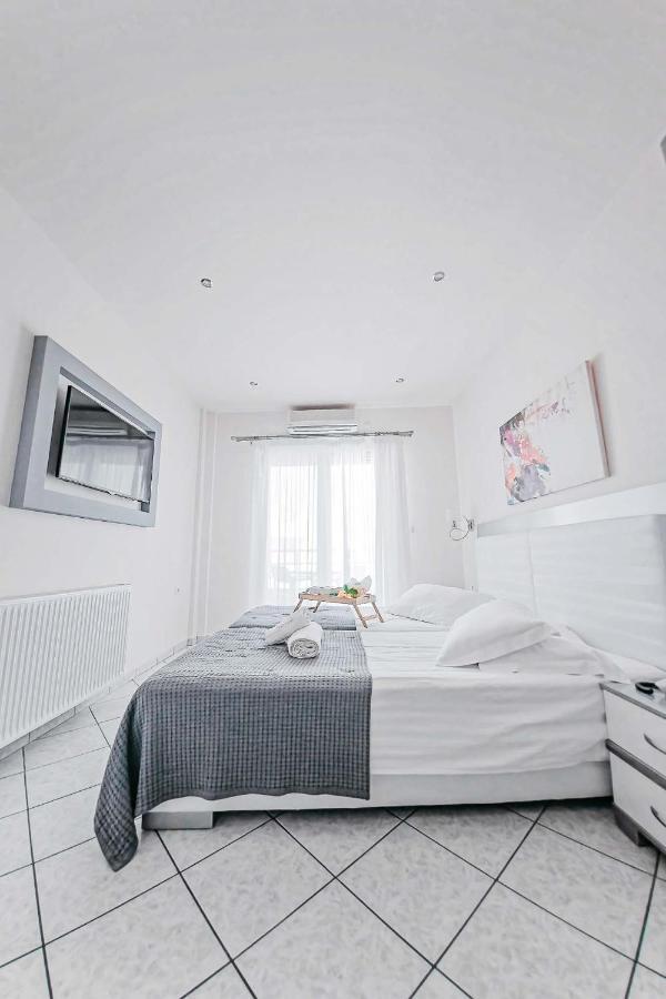 Marinis Boutique Rooms Nea Iraklitsa ภายนอก รูปภาพ