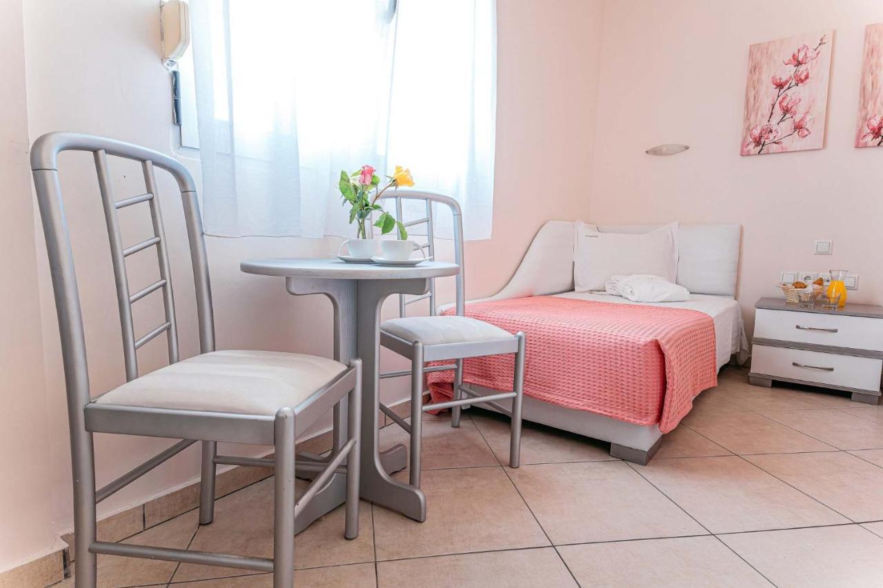Marinis Boutique Rooms Nea Iraklitsa ภายนอก รูปภาพ