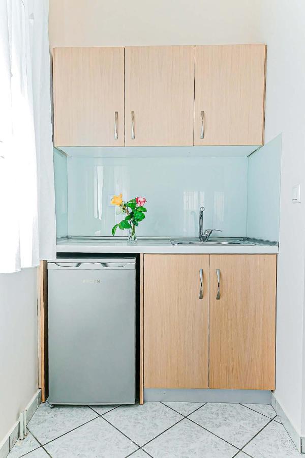 Marinis Boutique Rooms Nea Iraklitsa ภายนอก รูปภาพ