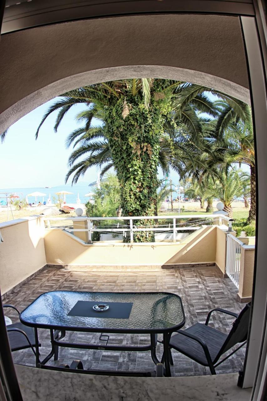 Marinis Boutique Rooms Nea Iraklitsa ภายนอก รูปภาพ