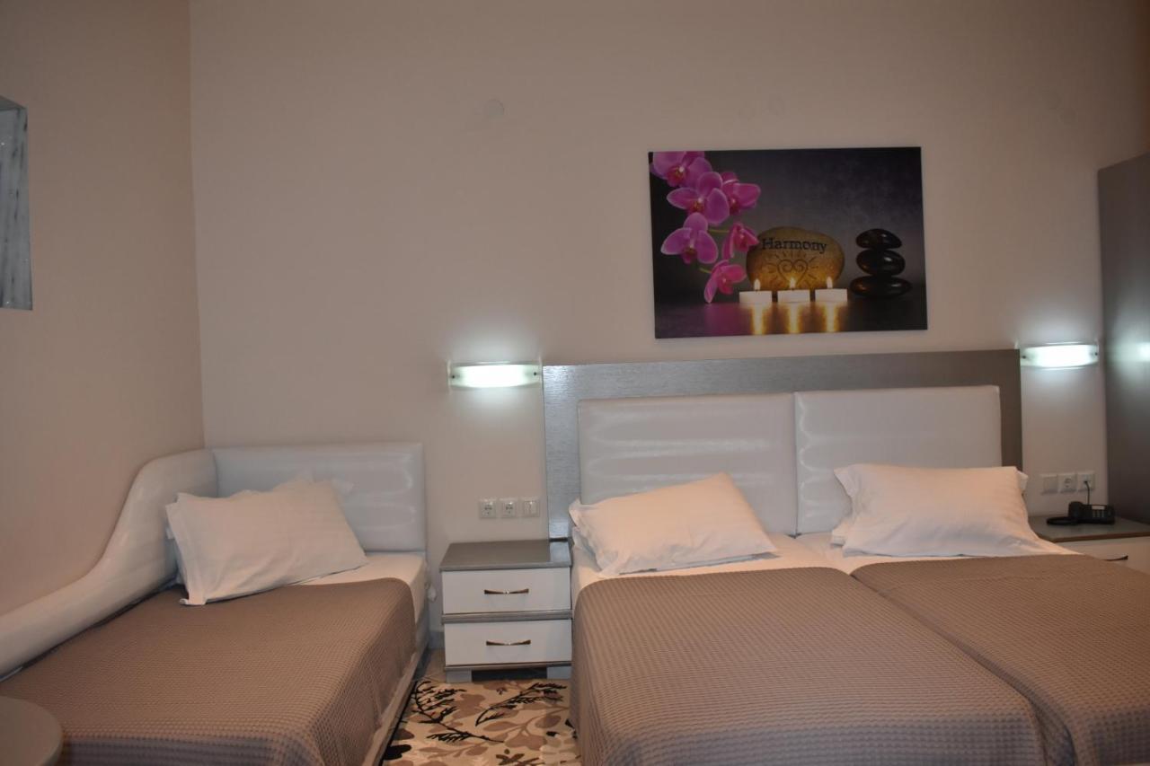 Marinis Boutique Rooms Nea Iraklitsa ภายนอก รูปภาพ