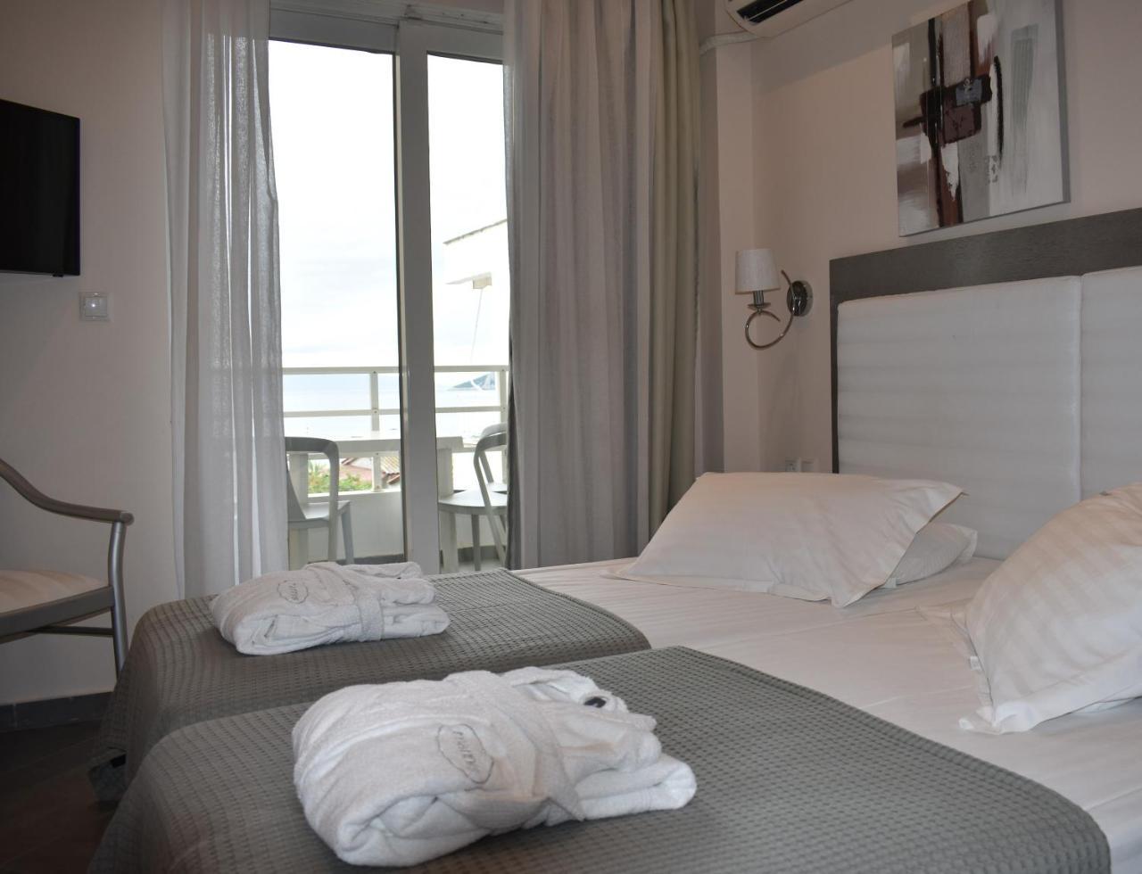 Marinis Boutique Rooms Nea Iraklitsa ภายนอก รูปภาพ